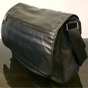 Fossil Black Pebbled Leather Messenger Bag